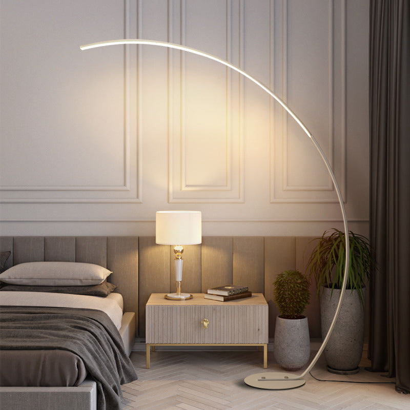 Noxia | Minimalistisk Bue Gulvlampe — Elegant og Moderne Belysning 